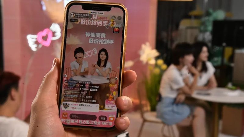 北京育儿嫂中介费用构成与参考**